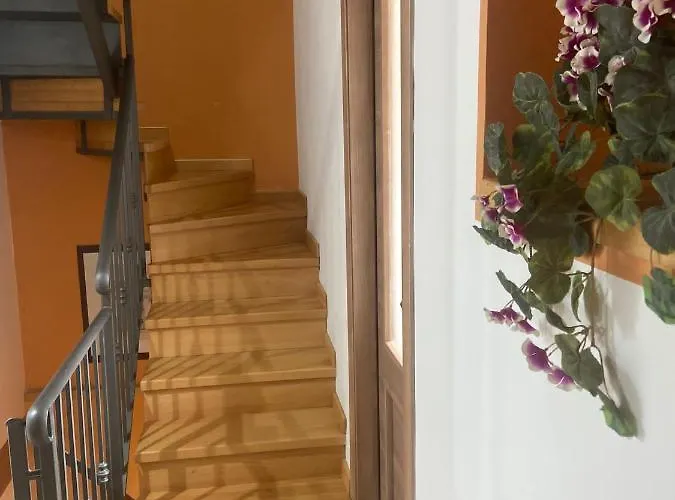 Mandanici :borgo Marsalini Gasthuis Barcellona-Pozzo di Gotto